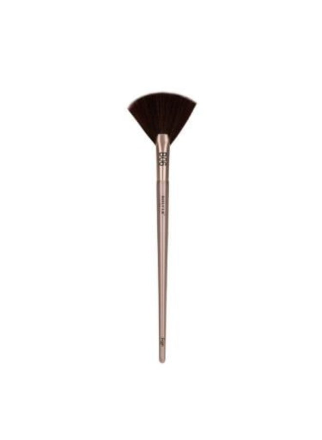 Fan Highlighter Brush B06